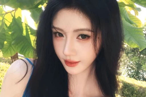 刚爆红就被扒黑料塌房了？
